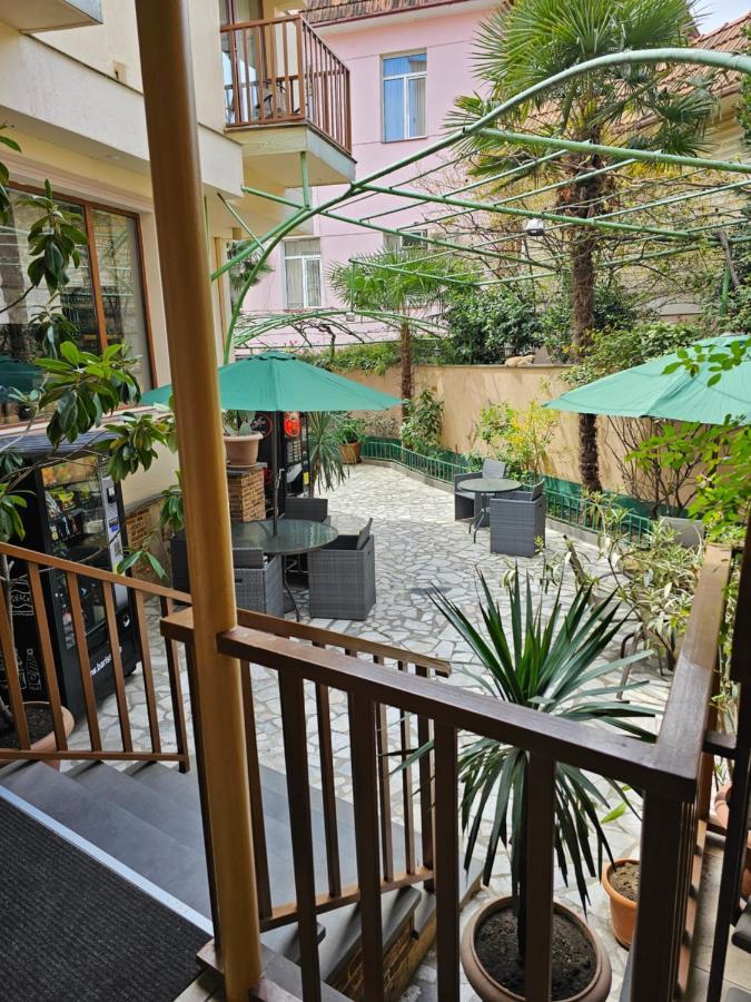 Danisimo Hotel Tbilissi Extérieur photo